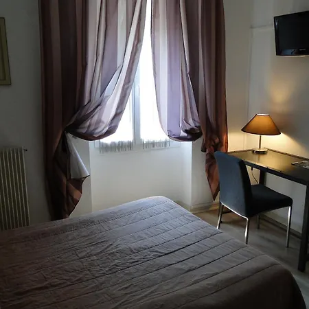 Hotel La Bastide D'entraigues 3*