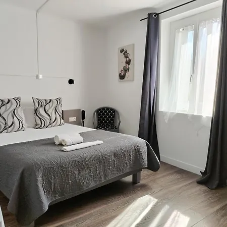 Hotel La Bastide D'entraigues 3*
