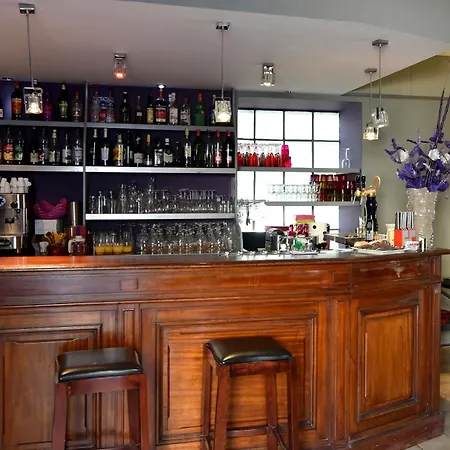 Logis La Bastide D'entraigues Hotell 3*